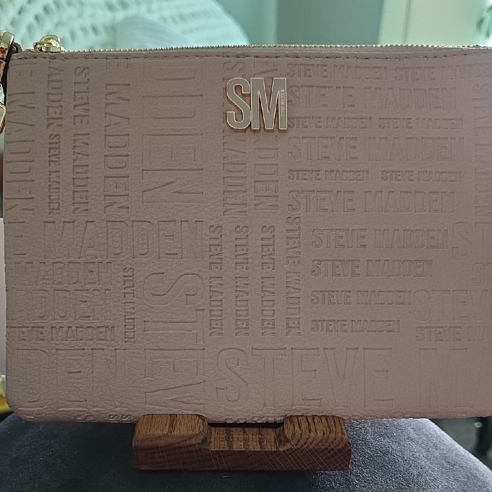 Steve Madden Embossed Pink Wristlet
